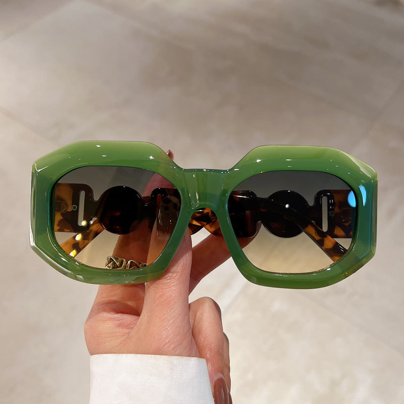 Trendy Oversized Polygon Sunglasses for Street Style